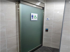 남자 장애인용 화장실 사진