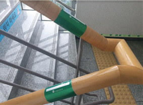 계단실 핸드레일 촉지판, 점자블 사진