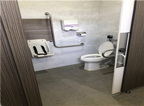 센터 2층 내 장애인용 화장실 사진