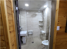 고라니 객실 화장실 사진